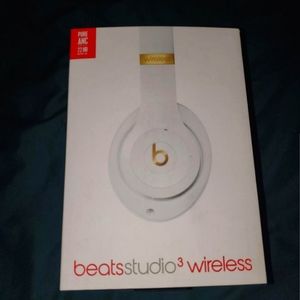 BRAND NEW BEATS STUDIO 3 WIRELESS HEADPHONES